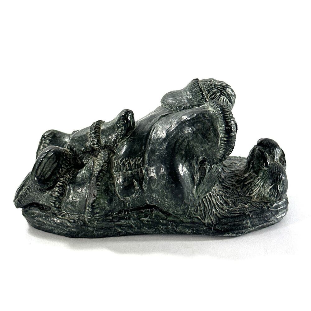 Wolf Originals Canada Inuit Children & Rabbit Sculpture Green Marble Resin - Picture 4 of 6